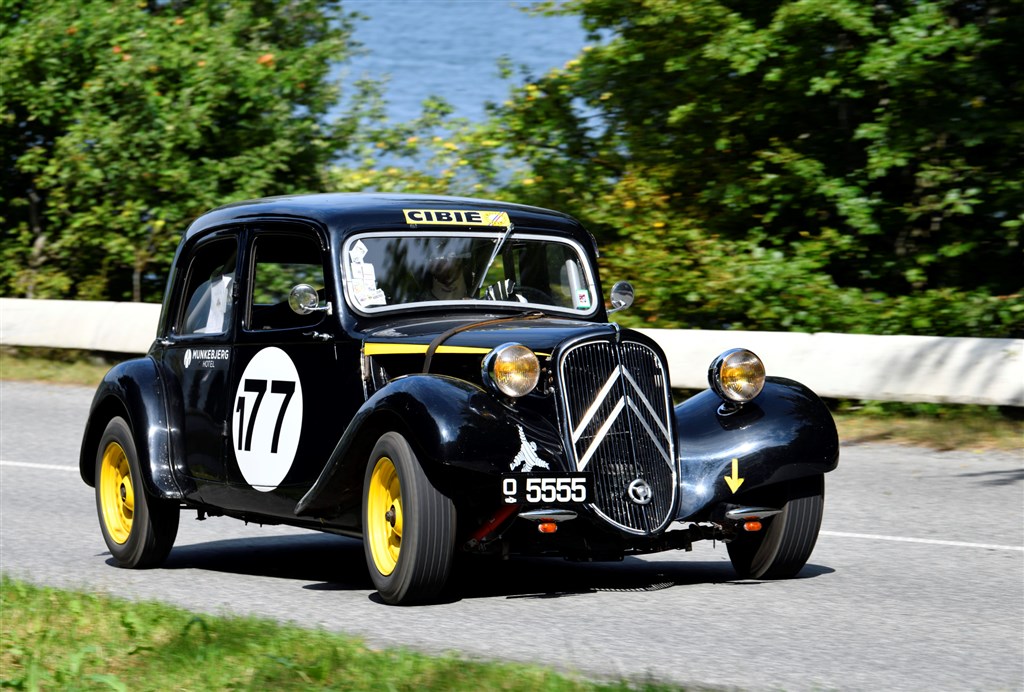 Sune Pelle Borregaard fra Helsinge er en dreven herre i Hill Climb. Han stiller op i Munkebjerg Hill Climb med sin Citroën 11BL fra 1939, som han har vundet mange sejre med.